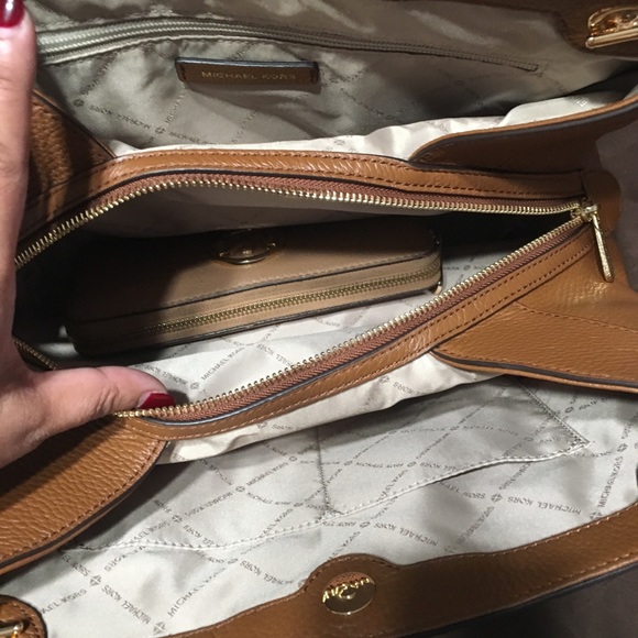 Authentic MK bag - Picture 3 of 5